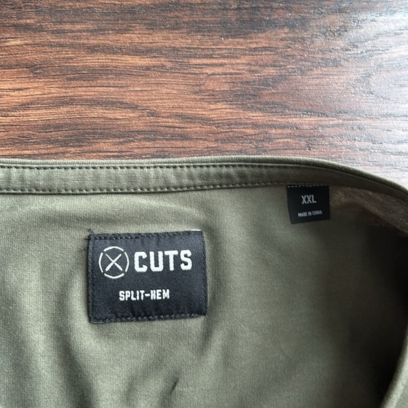 NWOT Men's Cuts Clothing Long Sleeve Shirt Split Hem | Cuts Clothing | Cuts - Picture 4 of 6